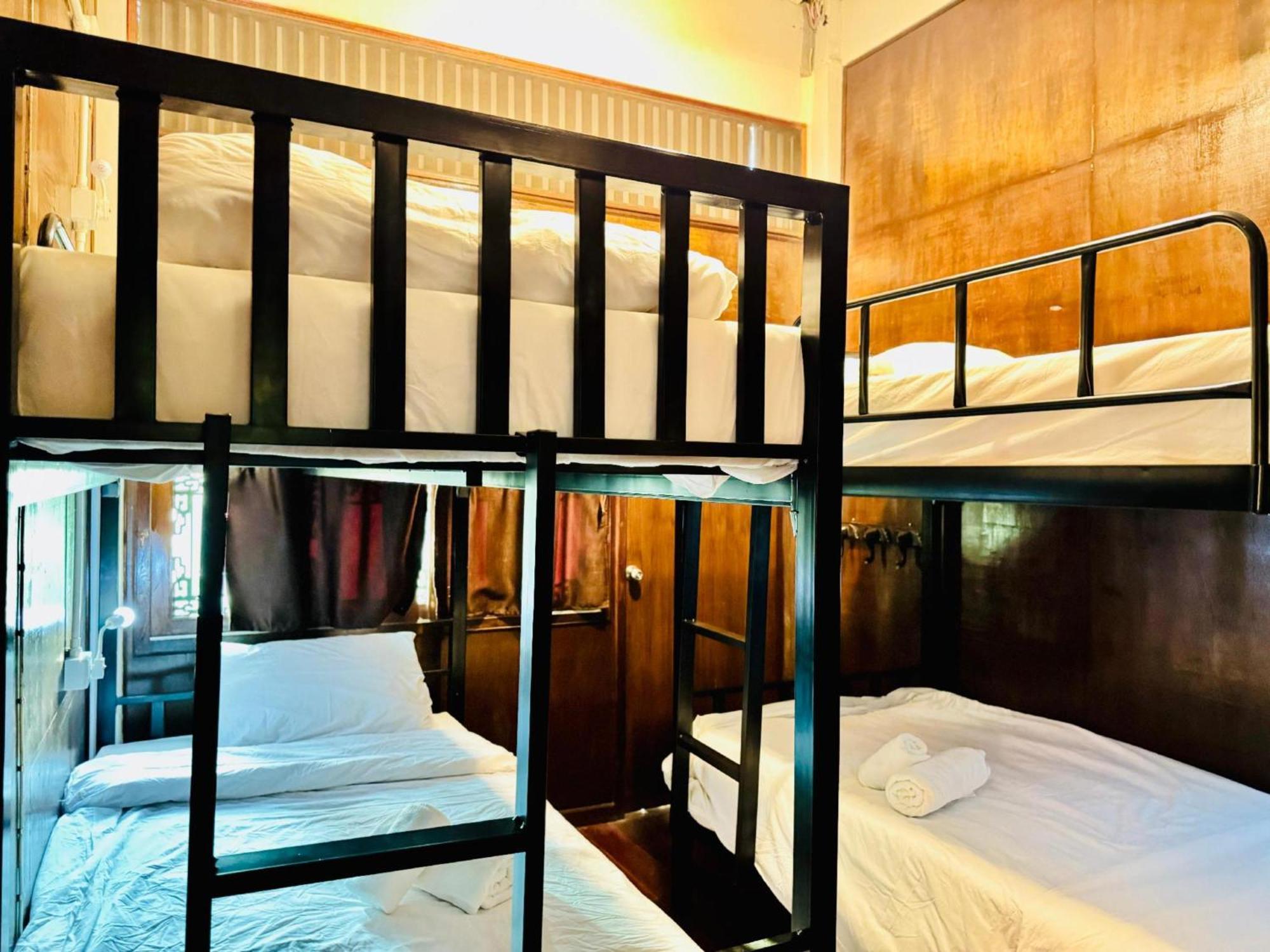 Collection O Bupamontra Chiangmai Hotel Chiang Mai Bagian luar foto
